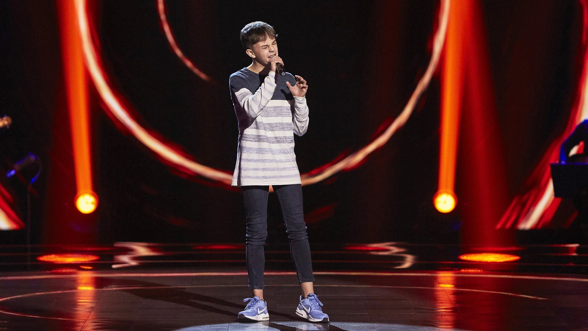 Alberto Negredo canta ‘El sitio de mi recreo’ en las Audiciones a ciegas de ‘La Voz Kids’ Alberto Negredo canta ‘El sitio de mi recreo’ en las Audiciones a ciegas de ‘La Voz Kids’