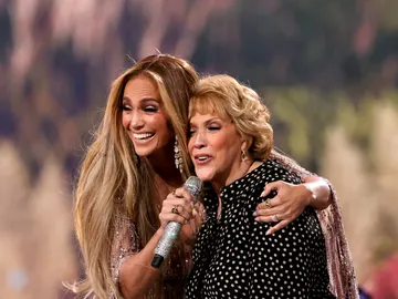 Jennifer Lopez y su madre Guadalupe Rodríguez Jennifer Lopez y su madre Guadalupe Rodríguez