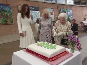 La reina Isabel II celebra su cumpleaños con una ceremonia reducida en Windsor