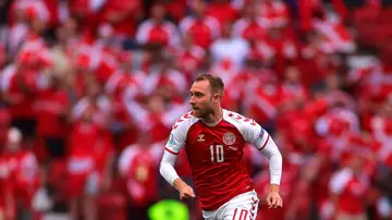 El médico que salvó a Eriksen: "De repente, su corazón se detuvo" El médico que salvó a Eriksen: "De repente, su corazón se detuvo"