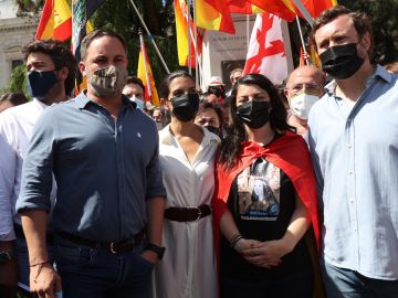 Santiago Abascal en la manifestación de Colón: "Los indultos son una traición"