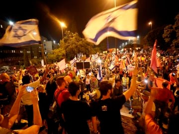 El "Gobierno del cambio" en Israel envía a la oposición a Netanyahu tras 12 años como primer ministro