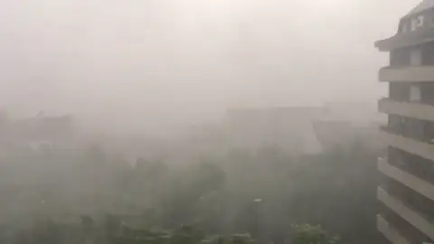 Una fuerte granizada descarga con violencia en Ourense, Galicia Una fuerte granizada descarga con violencia en Ourense, Galicia