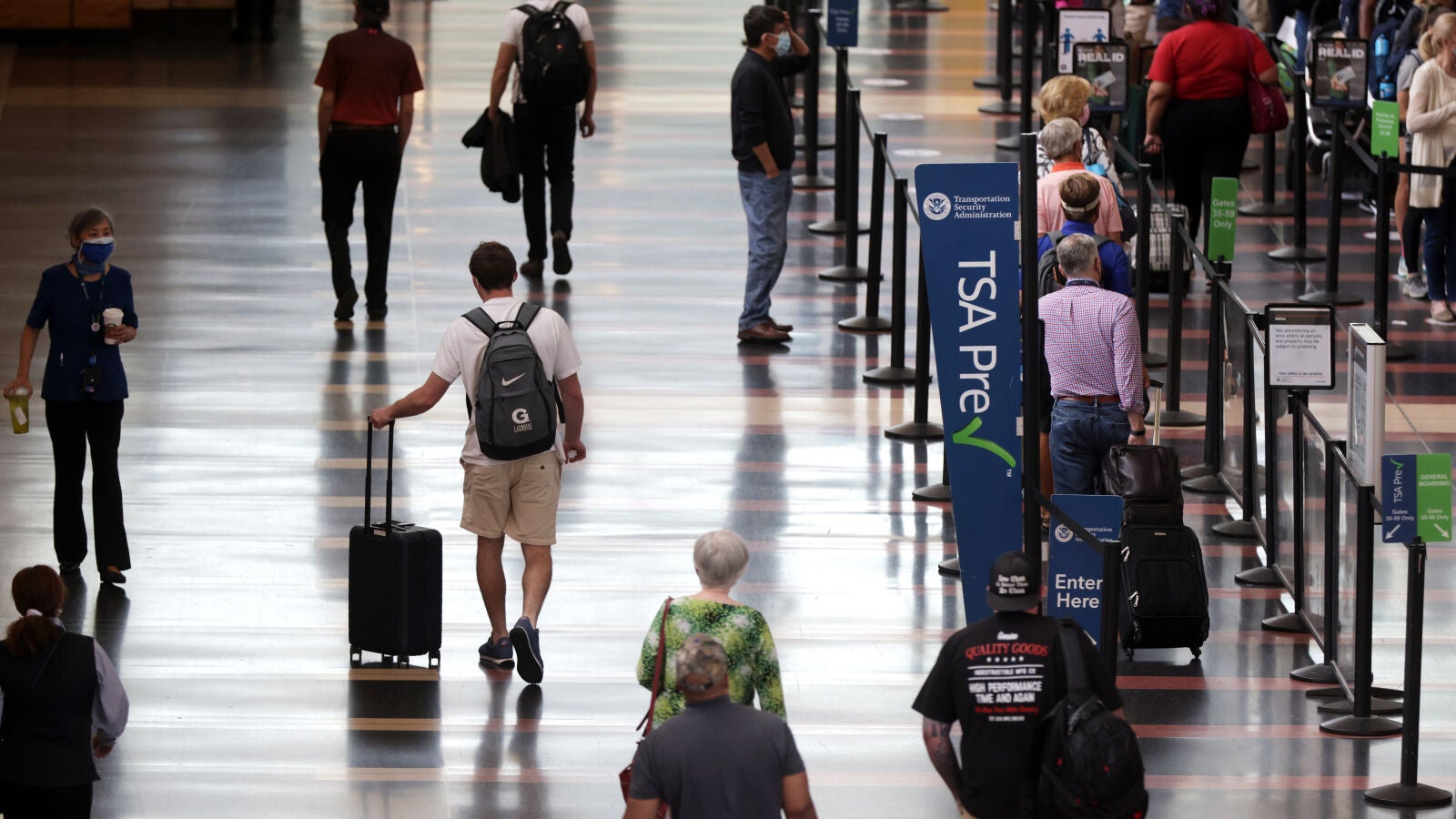 Estados Unidos impondrá una nueva tarifa de 250 dólares a quienes visiten el país por turismo, estudios o negocios