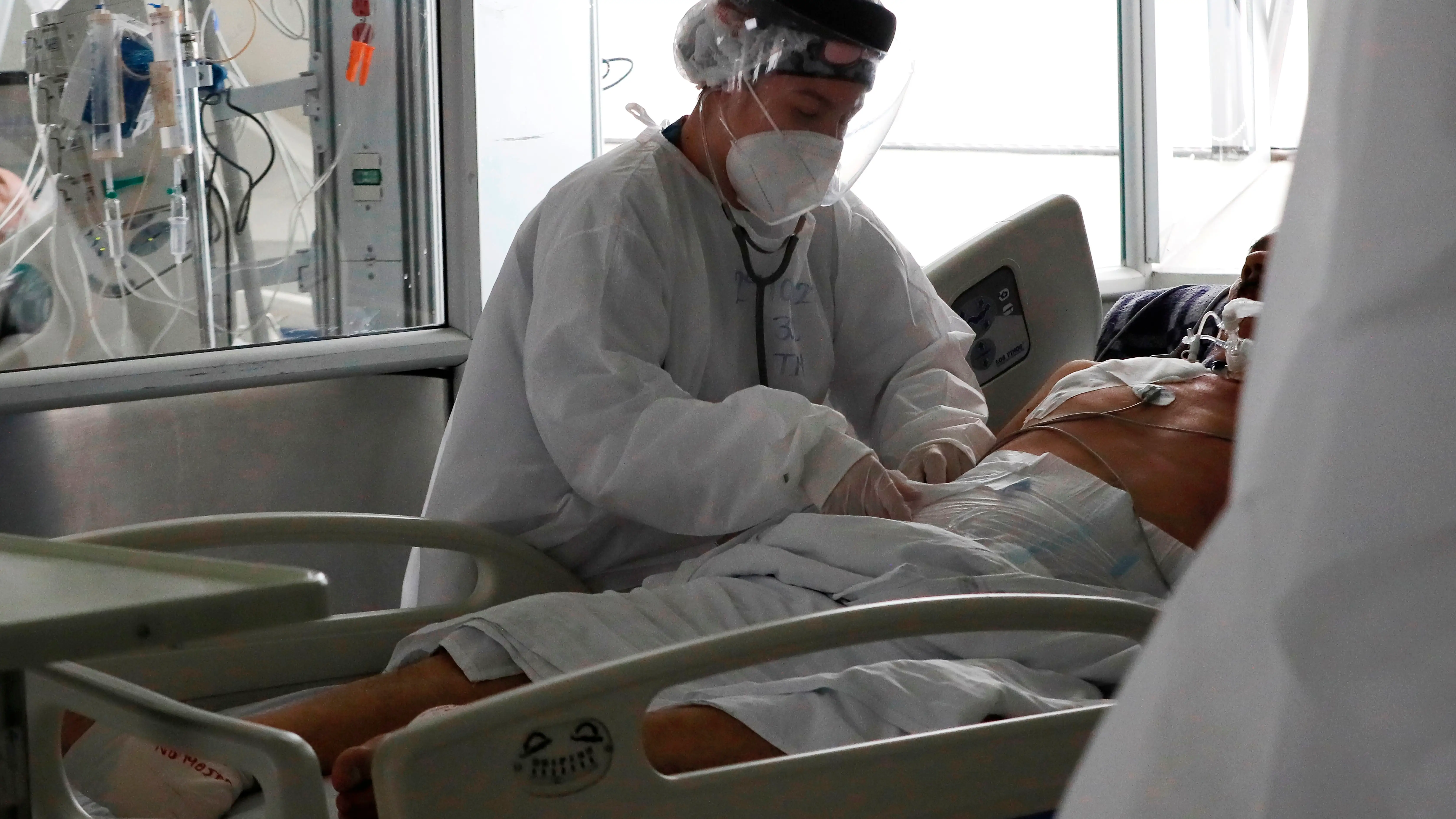 Paciente de coronavirus en UCI.