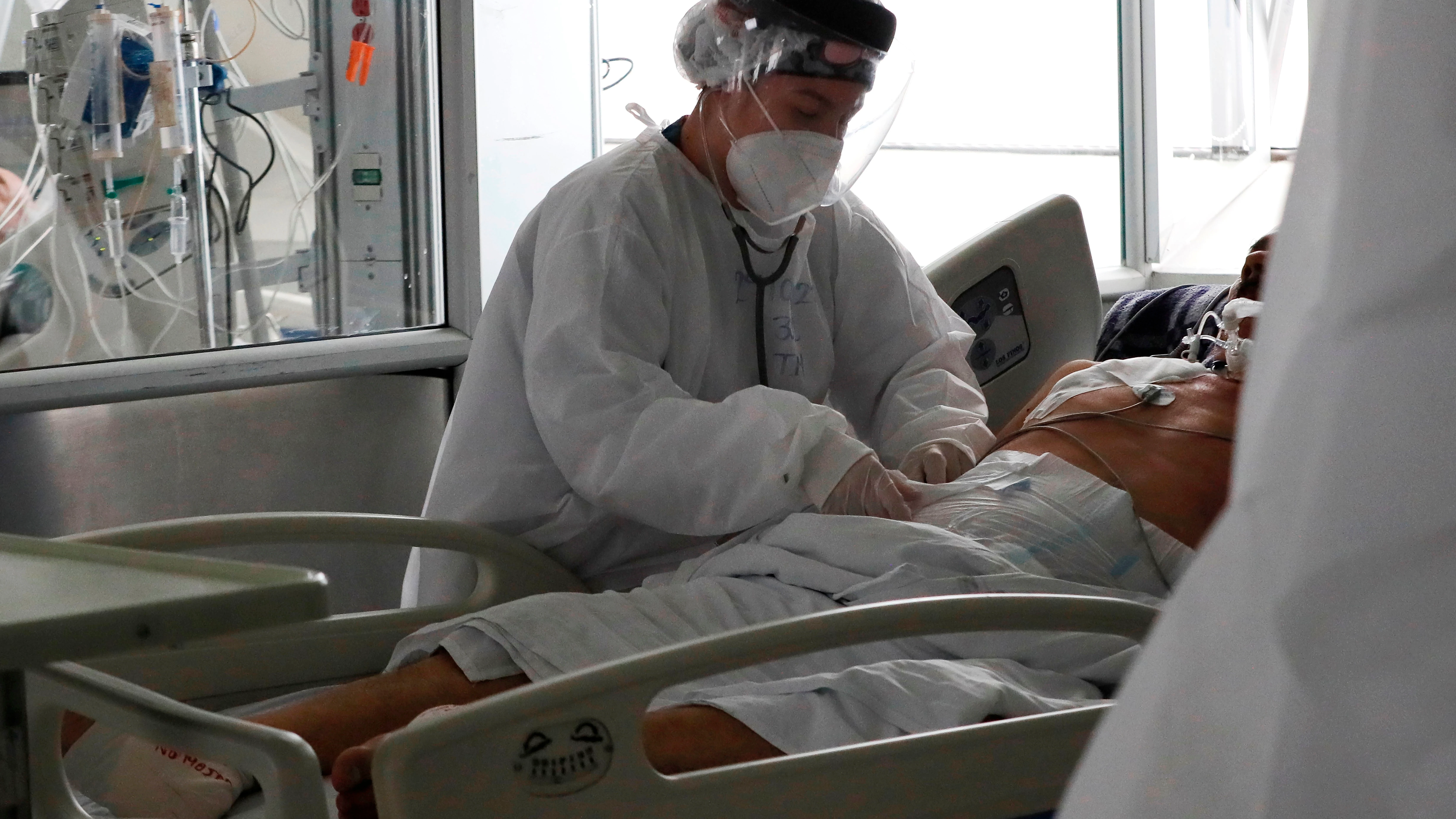 Paciente de coronavirus en UCI. Paciente de coronavirus en UCI.