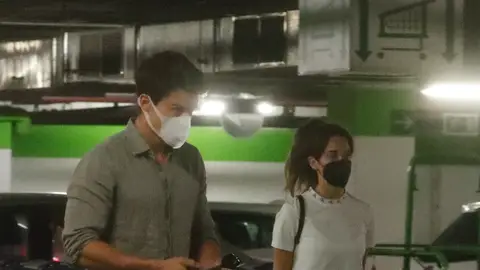 María Pedraza y Álex González en un parking de un conocido centro comercial María Pedraza y Álex González en un parking de un conocido centro comercial