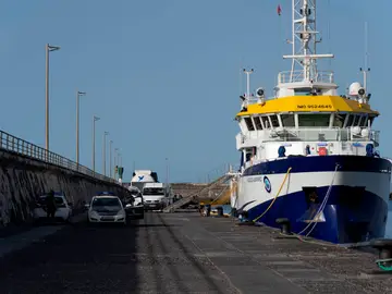 El buque Ángeles Alvariño, atracado en el muelle de Santa Cruz de Tenerife El buque Ángeles Alvariño, atracado en el muelle de Santa Cruz de Tenerife