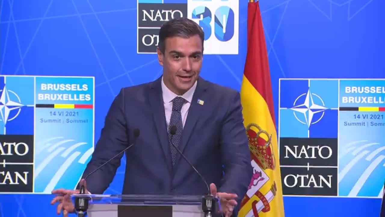 Rueda de prensa de Pedro Sánchez desde la cumbre de la OTAN en Bruselas ...