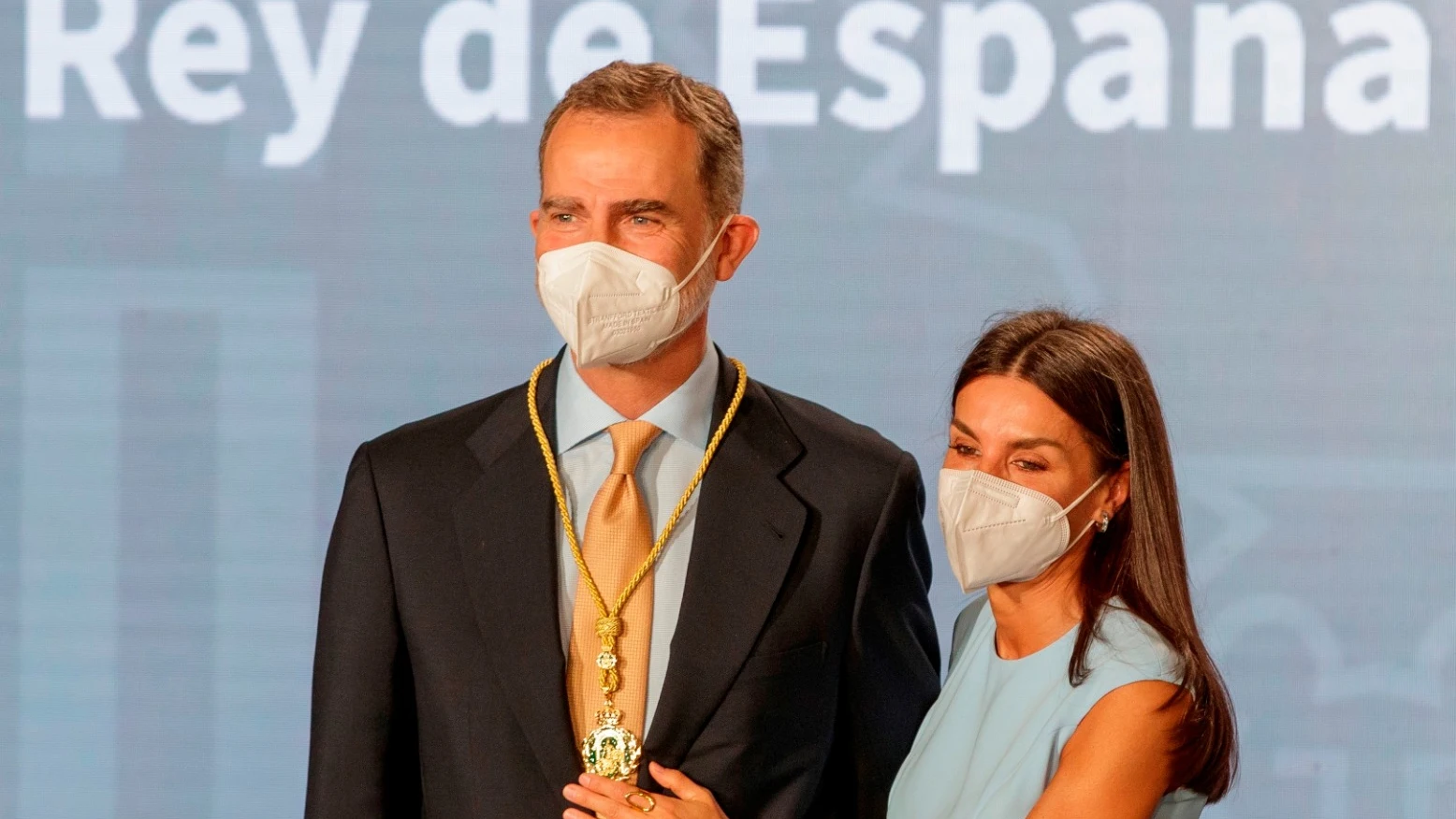 El rey Felipe VI recibe la primera medalla de honor de Andaluc&iacute;a por ser "el mejor s&iacute;mbolo de la unidad de Espa&ntilde;a"