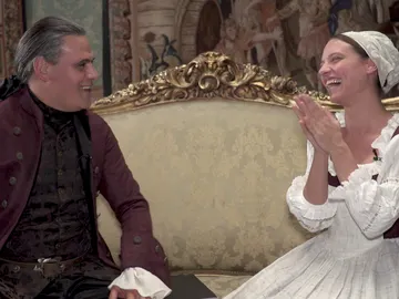 Roberto Enríquez y Michelle Jenner hablan de su historia de amor en ‘La cocinera de Castamar’: “Reconocer que está enamorado de Clara es una catástrofe” Roberto Enríquez y Michelle Jenner hablan de su historia de amor en ‘La cocinera de Castamar’: “Reconocer que está enamorado de Clara es una catástrofe”