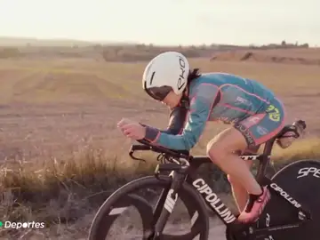 La triatleta Anna Noguera pide ayuda ante su prueba más dura, la displasia de cadera La triatleta Anna Noguera pide ayuda ante su prueba más dura, la displasia de cadera