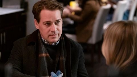 TR Knight como Davey en 'The Flight Attendant'