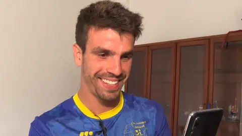 Mateo Bustos, el triatleta adelantado en línea de meta que protagoniza el vídeo más viral Mateo Bustos, el triatleta adelantado en línea de meta que protagoniza el vídeo más viral