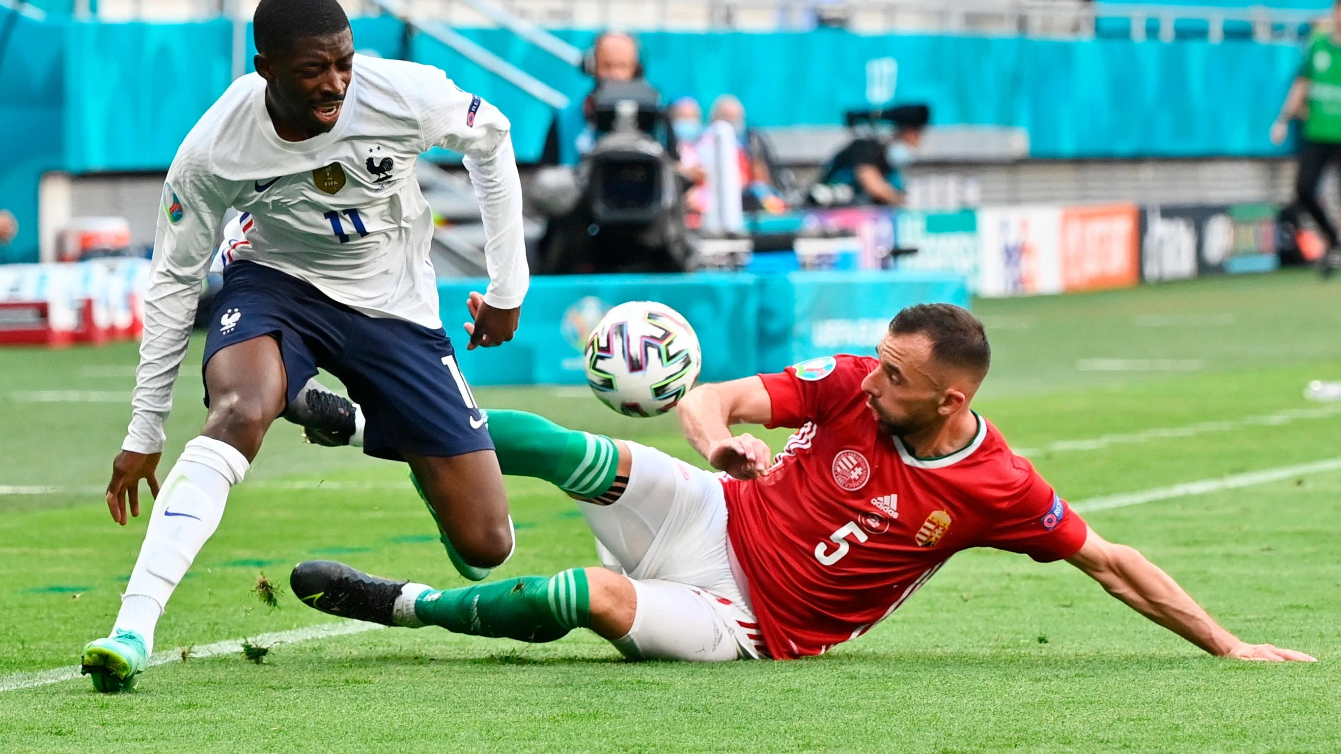 Dembel&eacute;, durante un partido de la Eurocopa con Francia