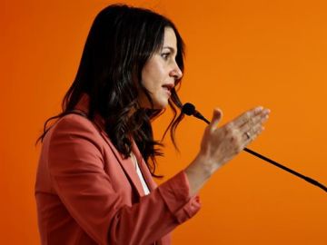 Inés Arrimadas acusa a Sánchez por los indultos de "escupir a la cara" a las familias que "pasaron miedo" en Cataluña