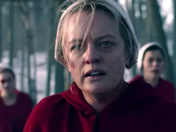 Elisabeth Moss como June en 'El cuento de la criada' Elisabeth Moss como June en 'El cuento de la criada'