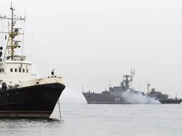 Un buque de guerra ruso en el Mar Negro. Un buque de guerra ruso en el Mar Negro.