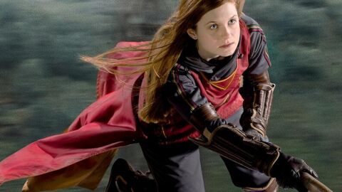 Ginny Weasley jugando a Quidditch