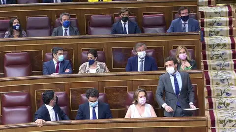 Bronca sesión de control al Gobierno en el Congreso tras la aprobación de los indultos, en vídeo Bronca sesión de control al Gobierno en el Congreso tras la aprobación de los indultos, en vídeo