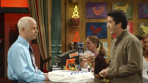 James Michael Tyler y David Schwimmer en 'Friends' James Michael Tyler y David Schwimmer en 'Friends'