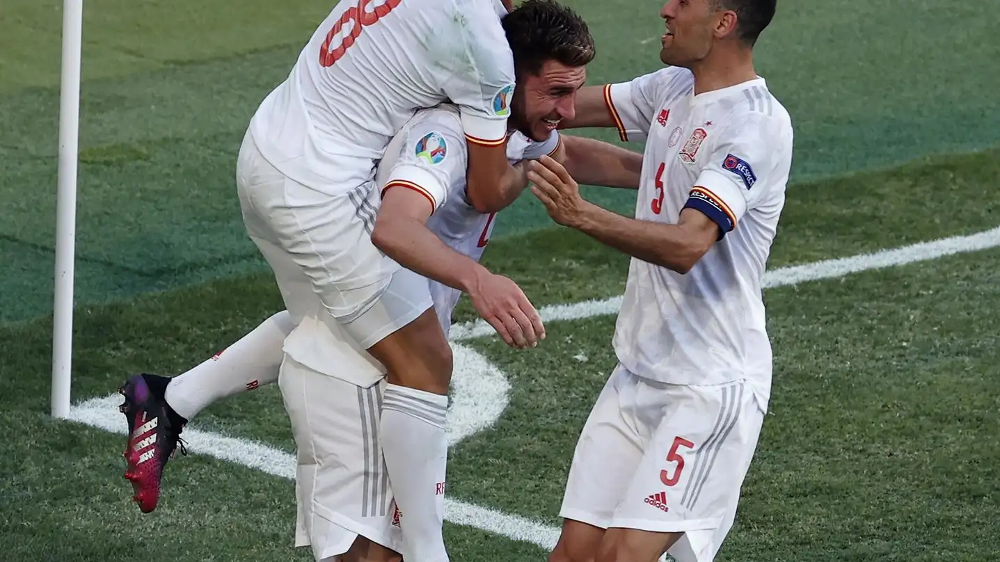 España hace una 'manita' a Eslovaquia y pasa a octavos de la Eurocopa como primera de grupo España hace una 'manita' a Eslovaquia y pasa a octavos de la Eurocopa como primera de grupo