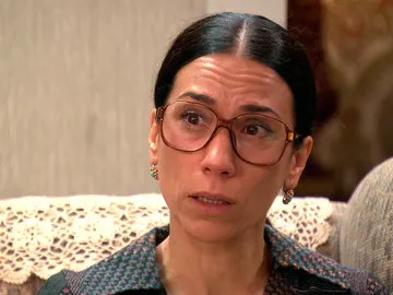 Manolita confiesa a Cristina su obsesión: “¿Piensas que estoy loca?” Manolita confiesa a Cristina su obsesión: “¿Piensas que estoy loca?”