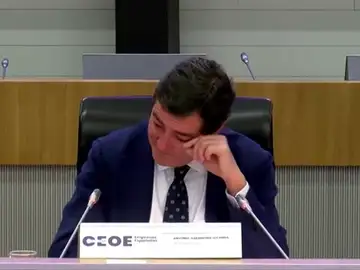 Las lágrimas de Garamendi que llora tras recibir el apoyo de los empresarios: "Lo que he vivido estos días es una injusticia" Las lágrimas de Garamendi que llora tras recibir el apoyo de los empresarios: "Lo que he vivido estos días es una injusticia"