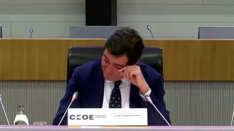 Las lágrimas de Garamendi que llora tras recibir el apoyo de los empresarios: "Lo que he vivido estos días es una injusticia" Las lágrimas de Garamendi que llora tras recibir el apoyo de los empresarios: "Lo que he vivido estos días es una injusticia"