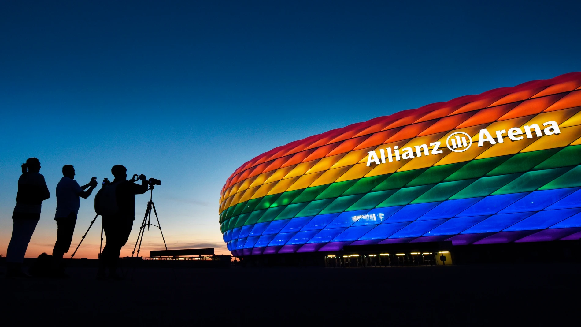 Comunicado de la UEFA: &quot;El arcoíris no es un símbolo político y promueve todo aquello en lo que creemos&quot;