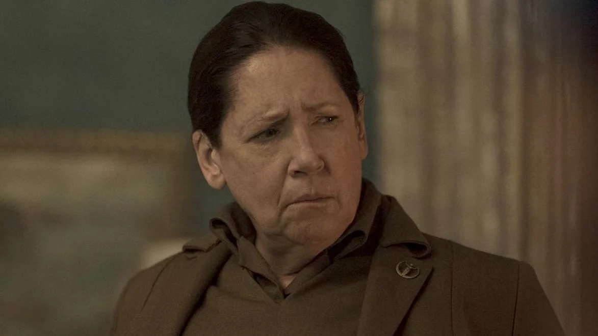 Ann Dowd como tía Lydia en 'El cuento de la criada' Ann Dowd como tía Lydia en 'El cuento de la criada'