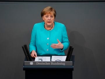 Angela Merkel, en su comparecencia ante el Bundestag en Berlin