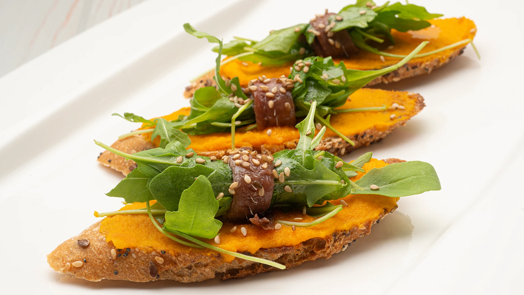 Karlos Arguiñano: "Tomad nota" de este pintxo de anchoa con rúcula Karlos Arguiñano: "Tomad nota" de este pintxo de anchoa con rúcula