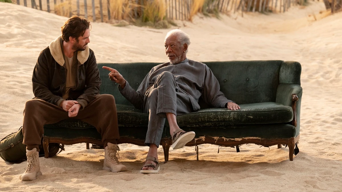 Morgan Freeman y Dan Stevens en 'Solos'