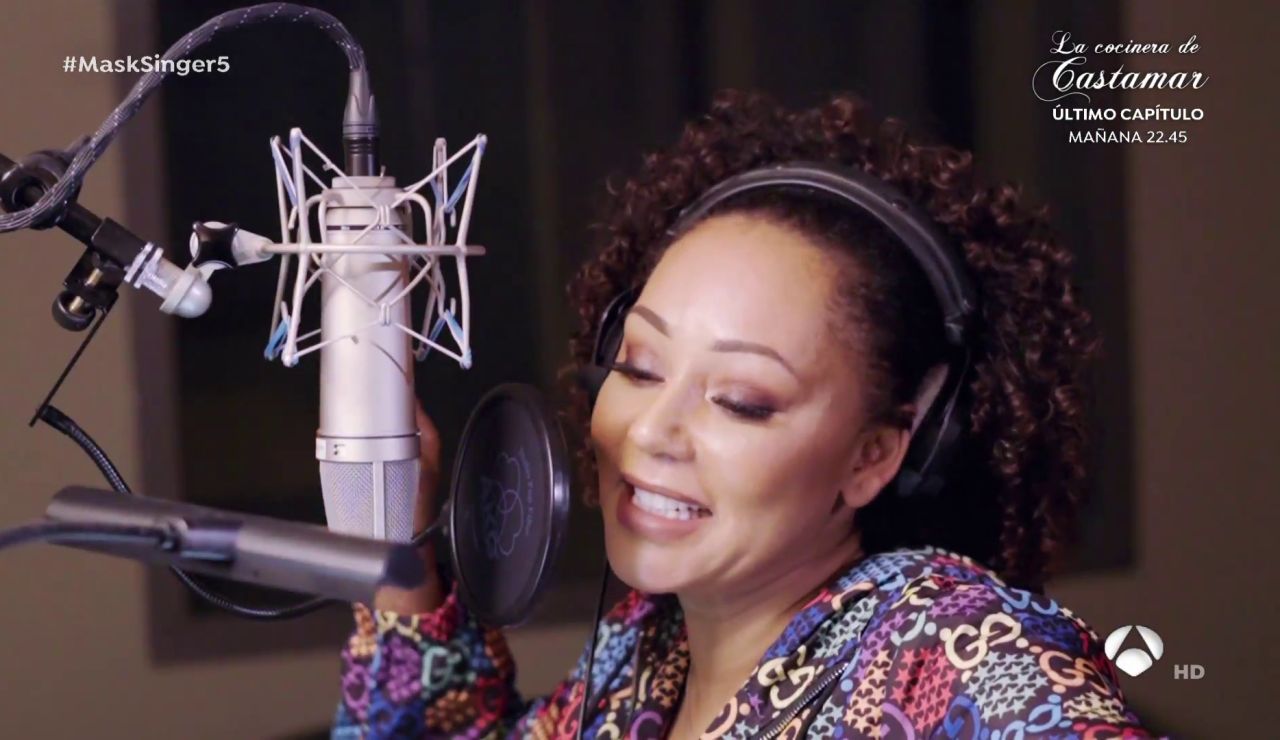 Nos colamos en el estudio de grabaci&oacute;n con Mel B.: &iexcl;as&iacute; se esforz&oacute; para lograr cantar en espa&ntilde;ol!