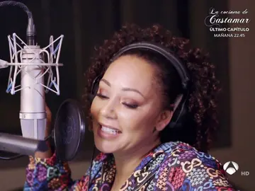 Nos colamos en el estudio de grabación con Mel B.: ¡así se esforzó para lograr cantar en español! Nos colamos en el estudio de grabación con Mel B.: ¡así se esforzó para lograr cantar en español!