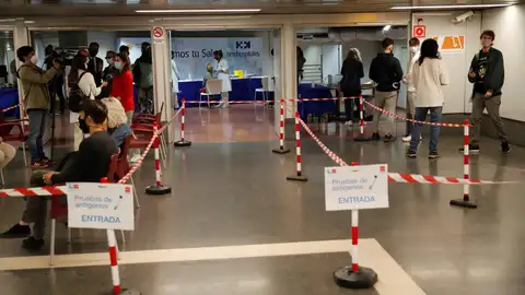 Madrid comienza hoy la realización de test de antígenos gratuitos en el intercambiador de Plaza Castilla Madrid comienza hoy la realización de test de antígenos gratuitos en el intercambiador de Plaza Castilla