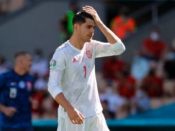 Álvaro Morata reacciona tras fallar un penalti ante Eslovaquia