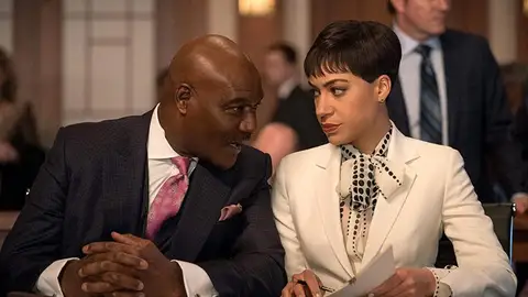 Adrian Boseman y Lucca Quinn en 'The Good Fight' Adrian Boseman y Lucca Quinn en 'The Good Fight'