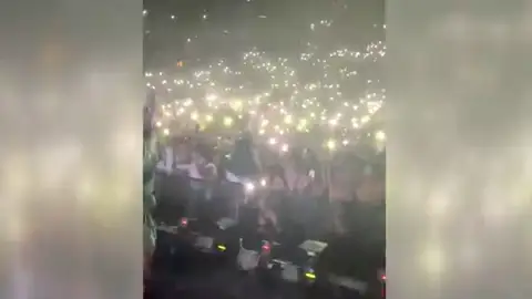 Multitudinario concierto en Mallorca sin medidas de seguridad. Multitudinario concierto en Mallorca sin medidas de seguridad.