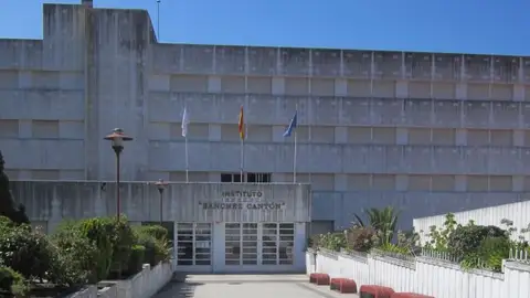 Galicia confirma 50 casos relacionados con el macrobotellón de Mallorca Galicia confirma 50 casos relacionados con el macrobotellón de Mallorca