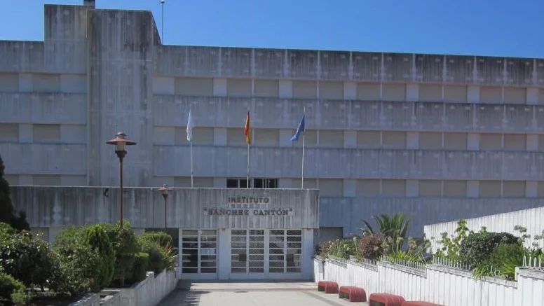 Galicia confirma 50 casos relacionados con el macrobotellón de Mallorca Galicia confirma 50 casos relacionados con el macrobotellón de Mallorca
