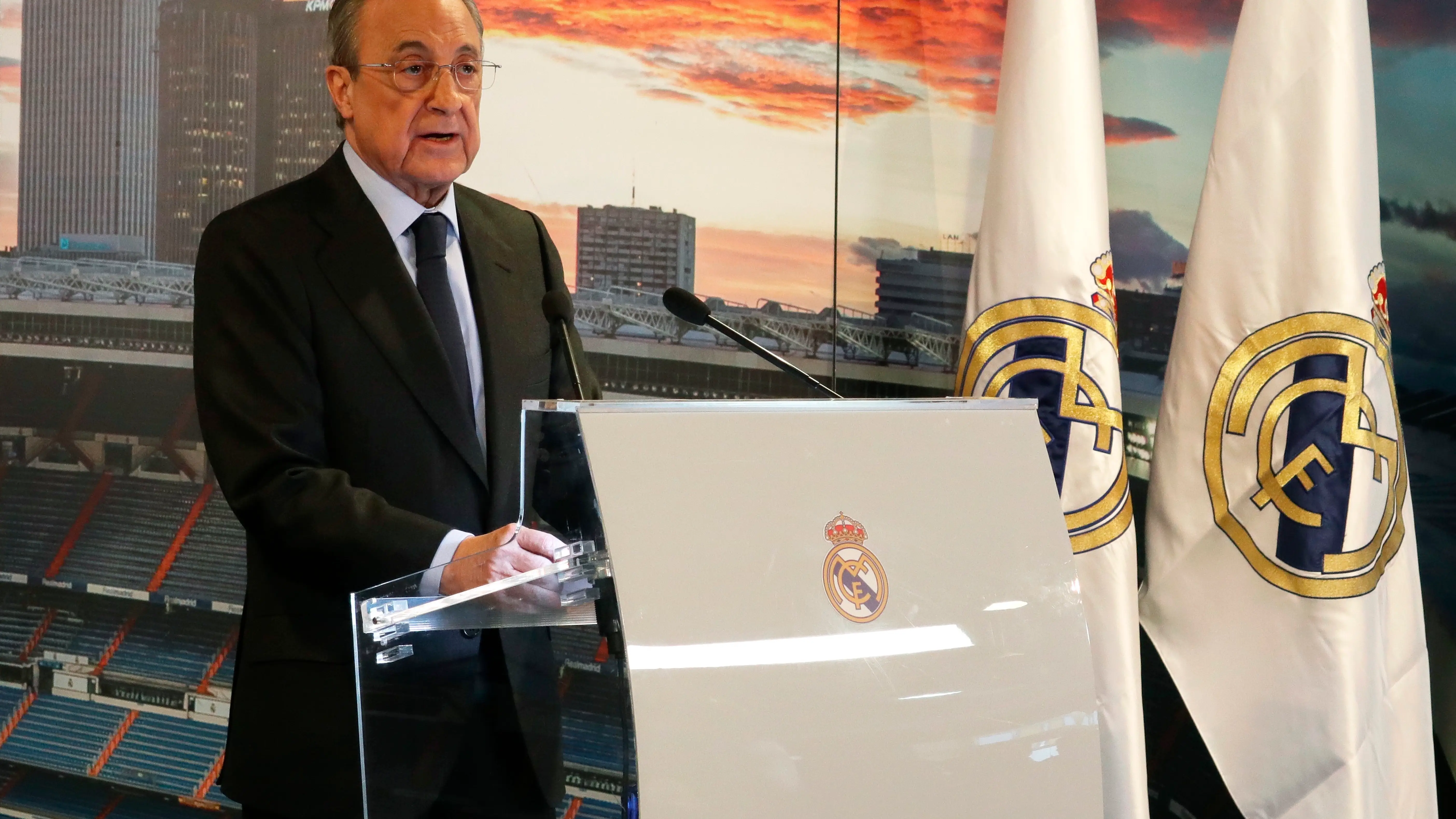 Florentino Pérez: "Nosotros perdemos 8.000 millones y Ceferin se sube el sueldo" Florentino Pérez: "Nosotros perdemos 8.000 millones y Ceferin se sube el sueldo"