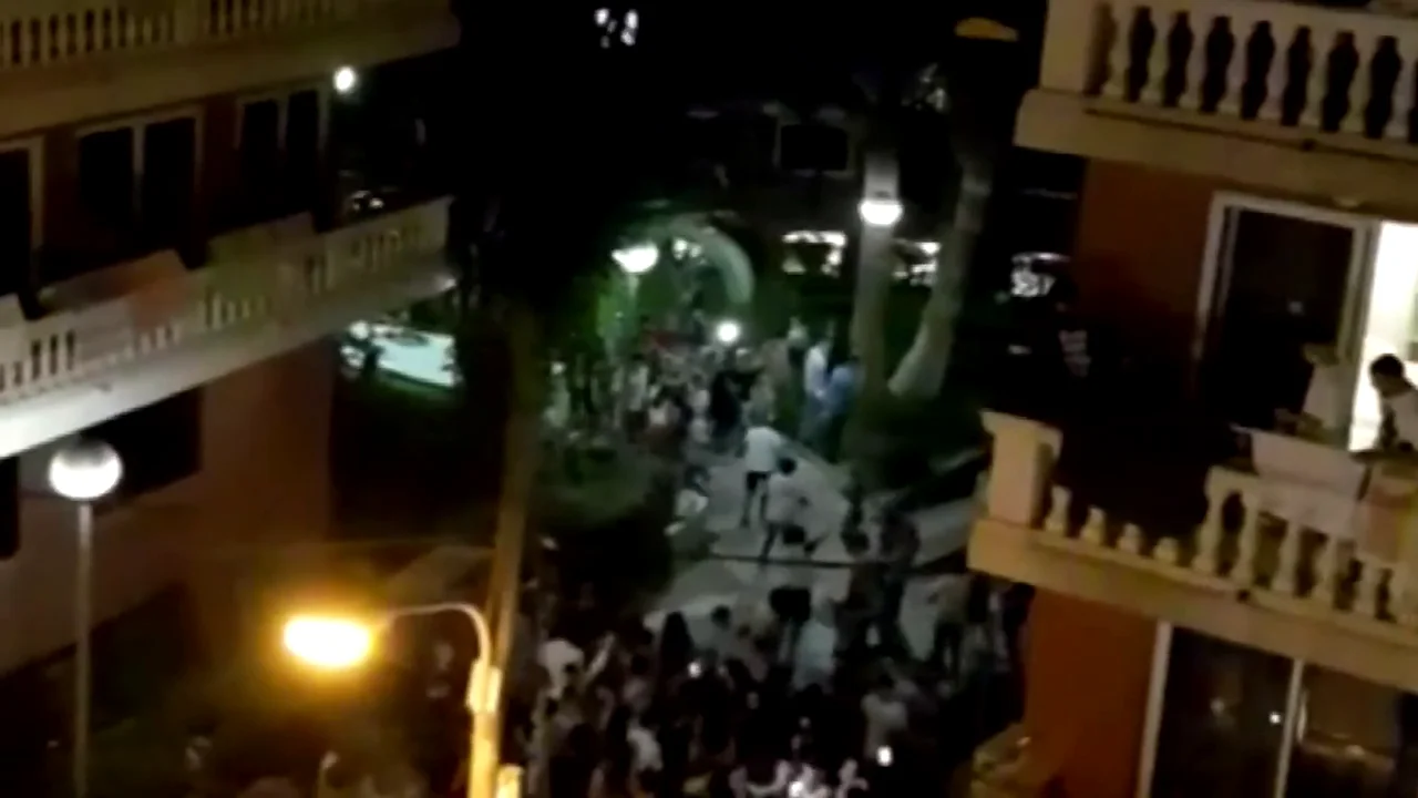 El vídeo que muestra el posible origen del macrobrote de Mallorca que preocupa al Ministerio El vídeo que muestra el posible origen del macrobrote de Mallorca que preocupa al Ministerio