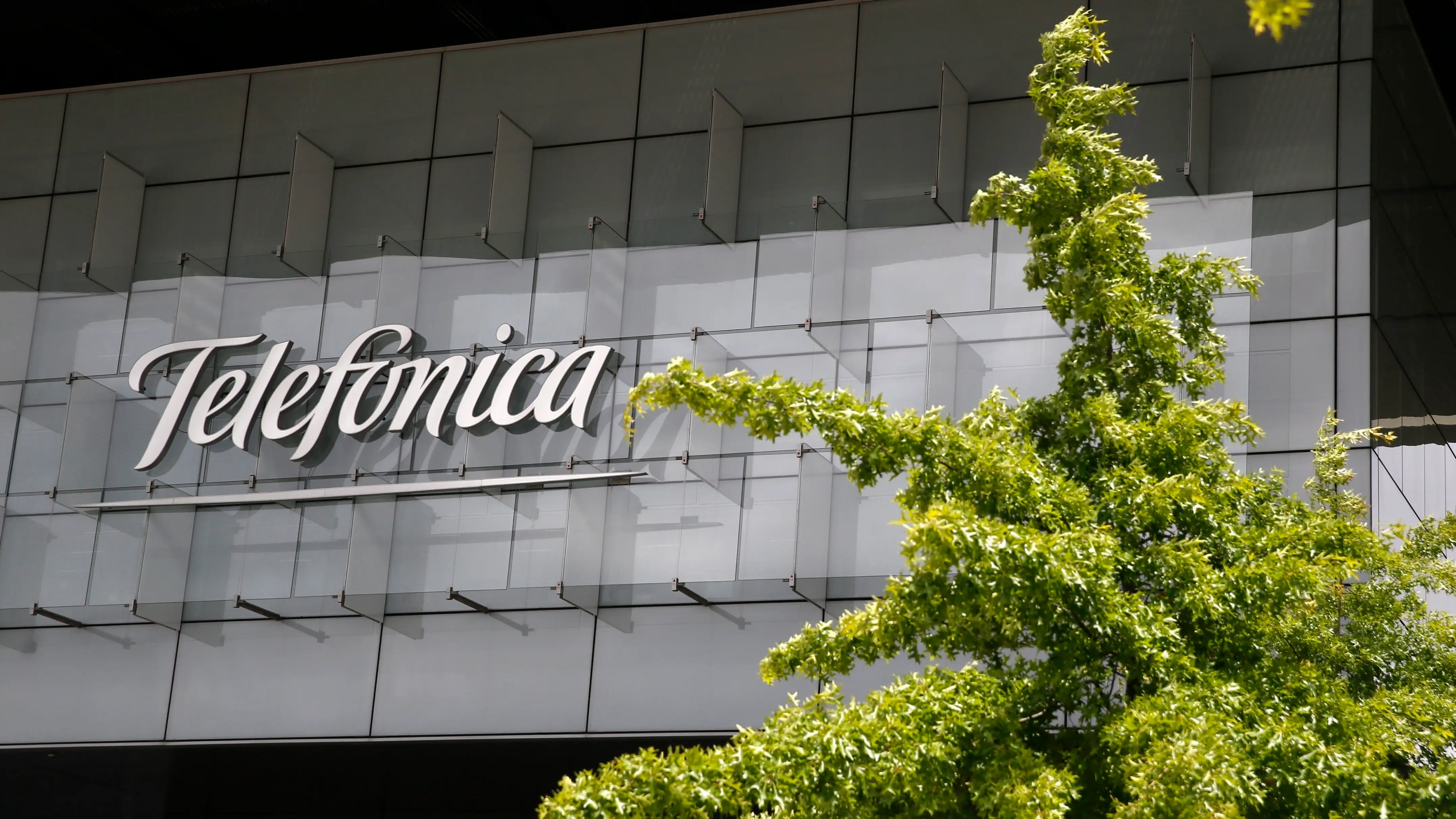 Fachada de la sede corporativa de Telef&oacute;nica