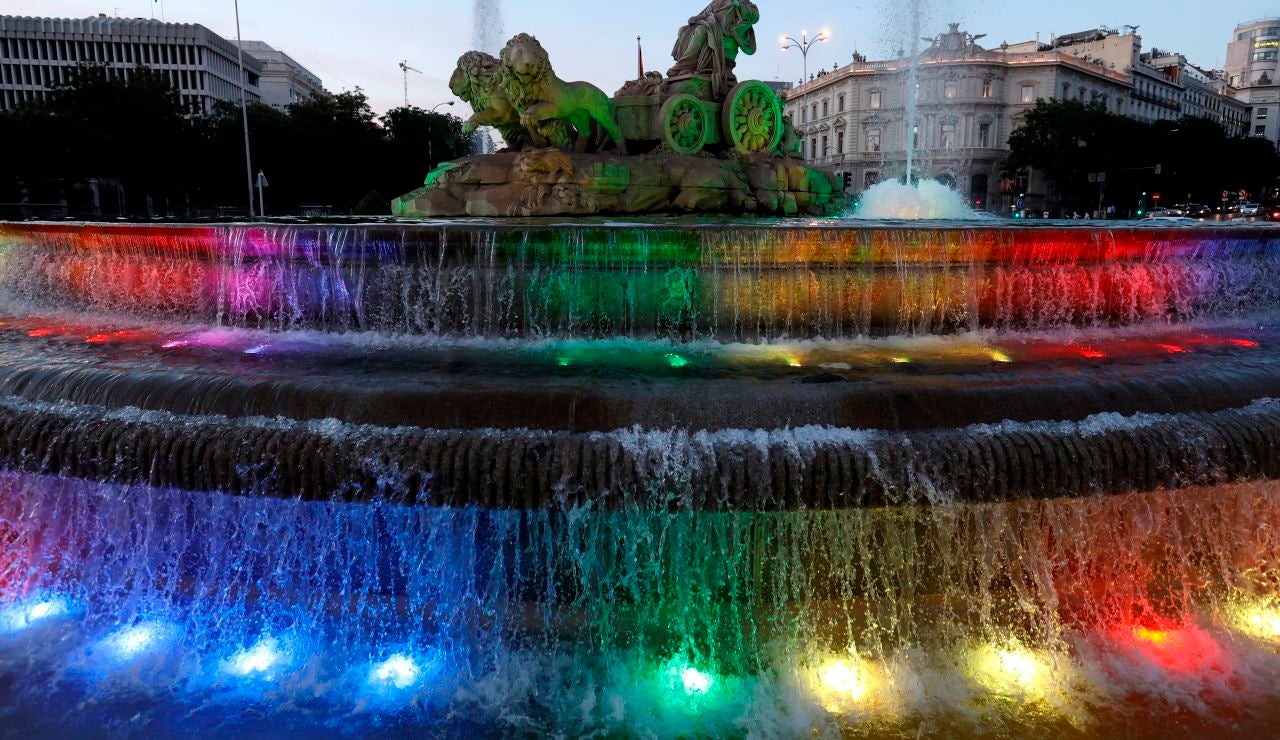 ¿Por qué no ondeará la bandera del Orgullo Gay en el Ayuntamiento de Madrid?