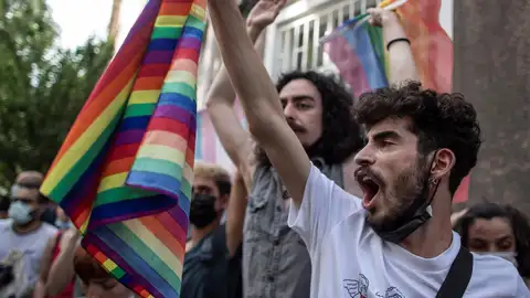 La Policía dispersa una marcha del Orgullo en Estambul La Policía dispersa una marcha del Orgullo en Estambul