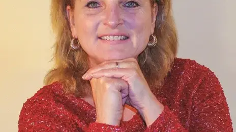 Silvia Foti, la escritora que descubrió que su abuelo era un asesino mientras investigaba para su biografía Silvia Foti, la escritora que descubrió que su abuelo era un asesino mientras investigaba para su biografía