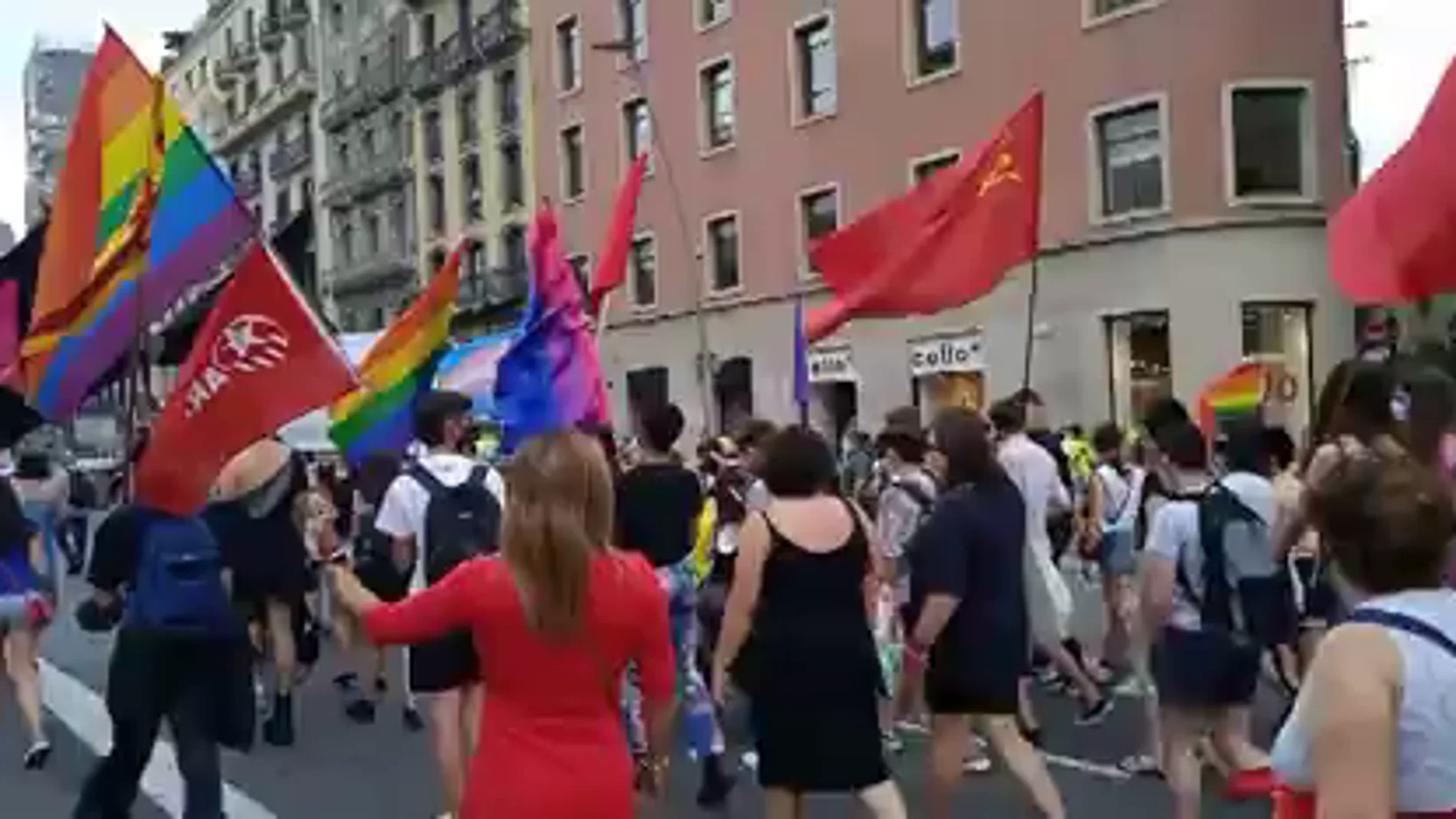 Cientos de personas se manifiestan en Barcelona por los derechos LGTB y por una ley trans más ambiciosa