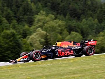 Pole de Verstappen en el GP de Estiria por delante de Bottas y Hamilton, Alonso 9º y Sainz 12º